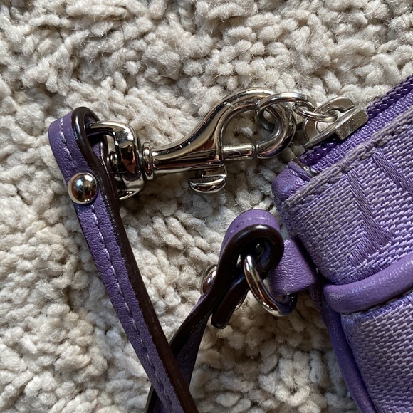Coach wristlet - Picture 2 of 8